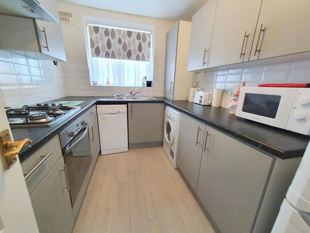 Wentworth Apartment With 2 Bedrooms, Superfast Wi-Fi And Parking Sittingbourne Eksteriør bilde